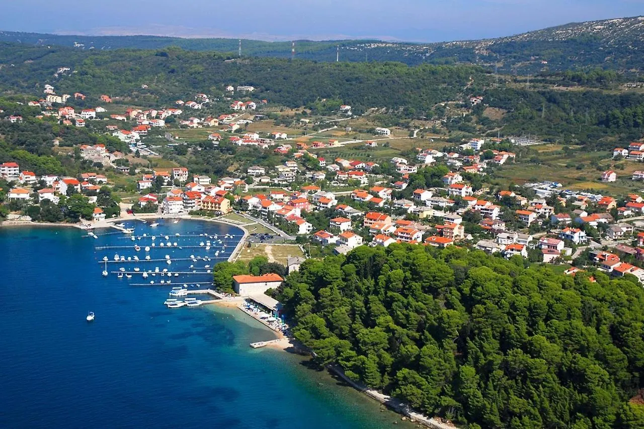 Apartments With A Parking Space Palit, Rab - 18900  Palit