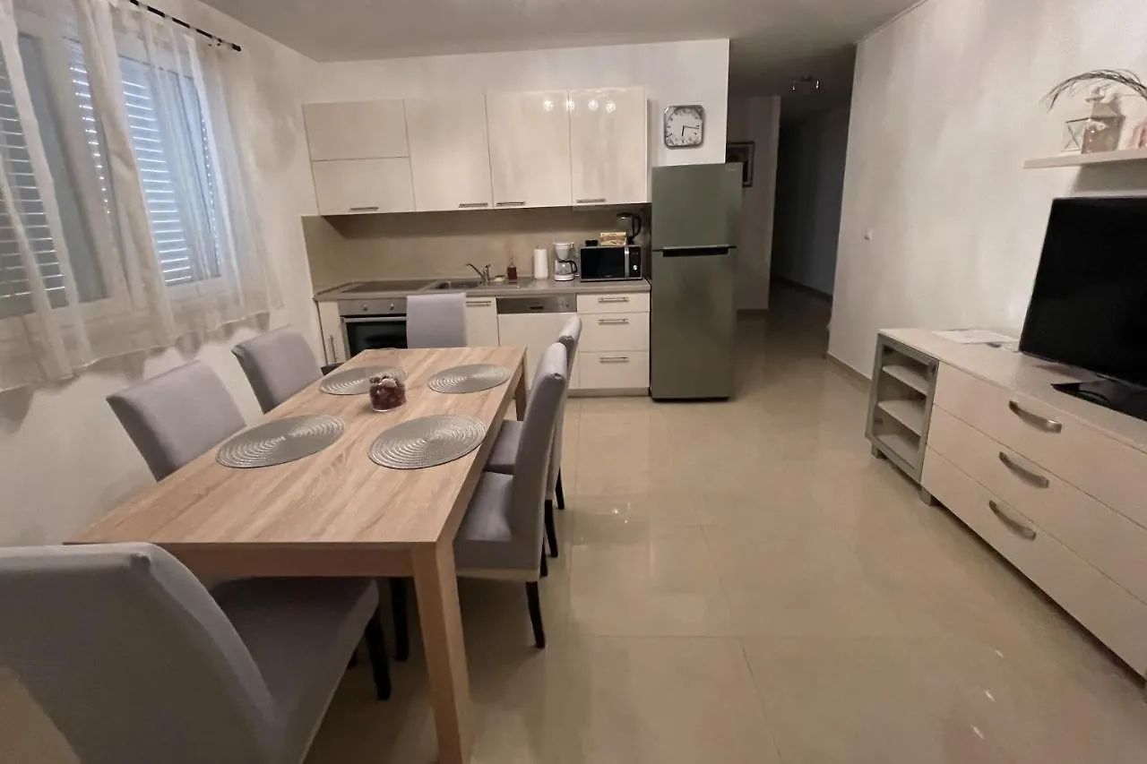 Apartments With A Parking Space Palit, Rab - 18900